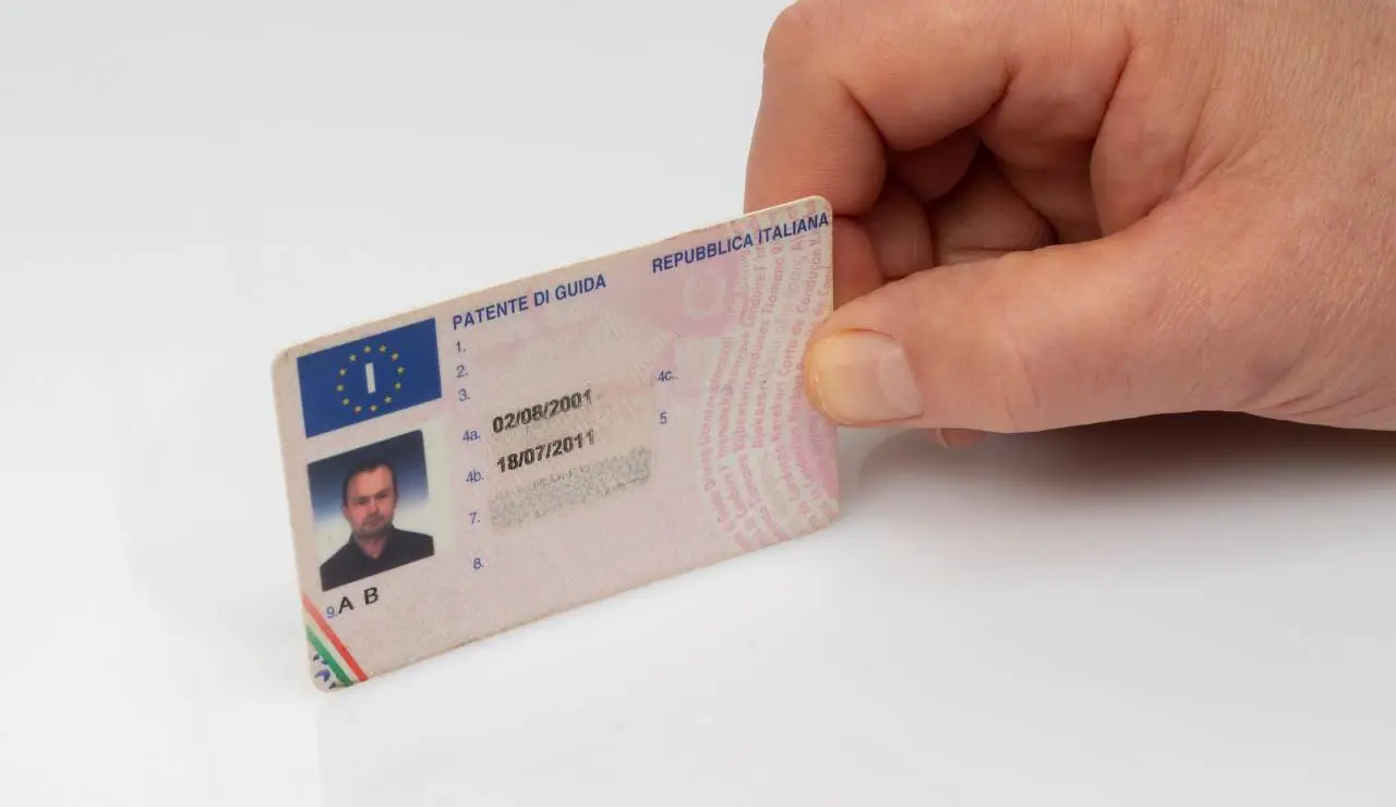 Nuove regole per la patente B: ecco quali veicoli potrai guidare dopo i 24 anni Immagine selezionata