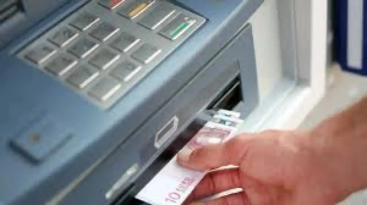 Come ottenere contanti senza usare il bancomat: il metodo alternativo che sta conquistando gli italiani Immagine selezionata
